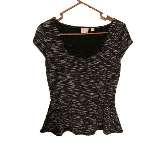 Anthropologie Postage Stamp Black And White Top With Vneck.  Size Small. B1 - Picture 1 of 4